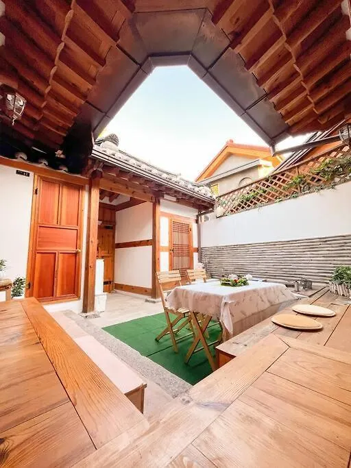 Hwadong 1Beonji Villa Seoul South Korea
